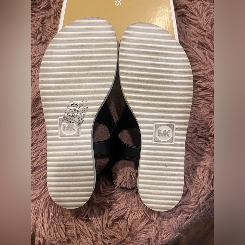 Michael Kors, Judy thong sandals - great condition - Picture 5 of 6